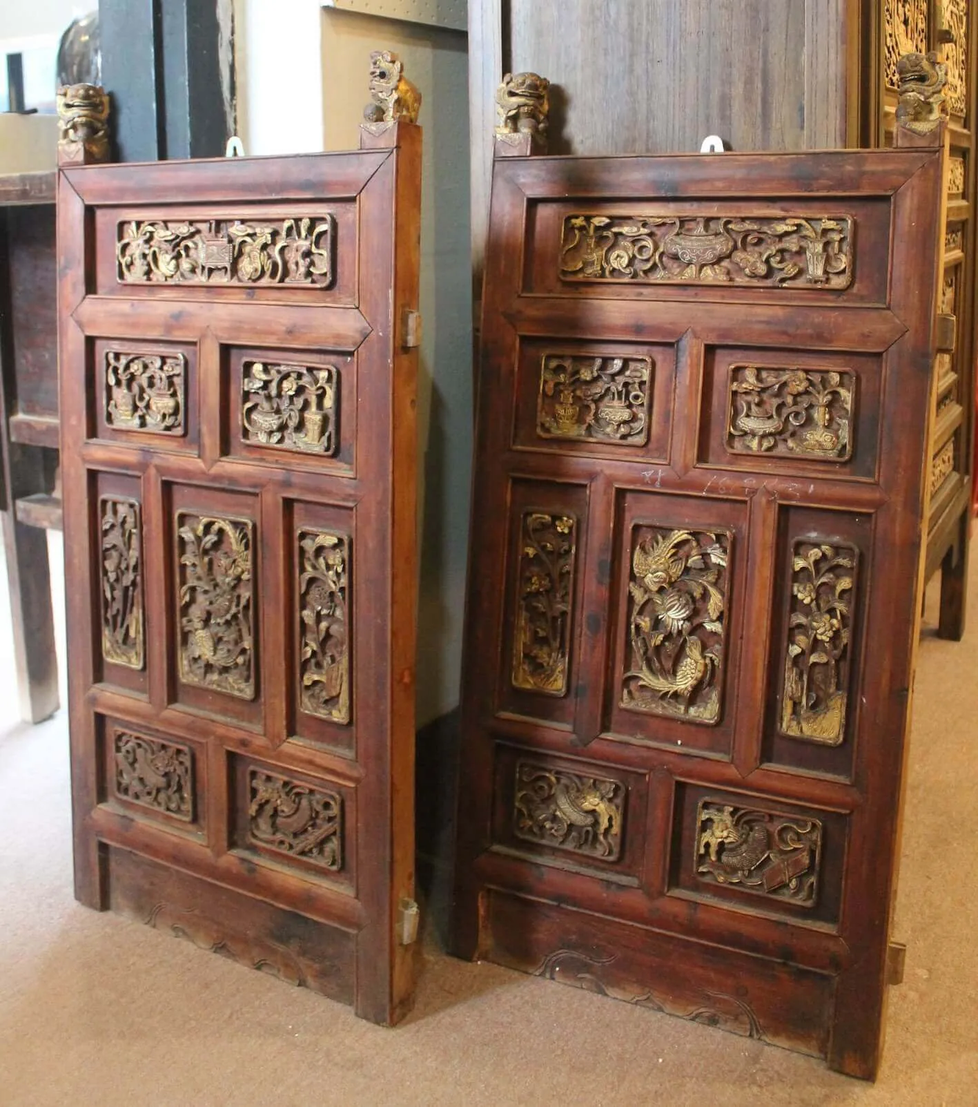 5862 Pair of carvings from Zhejiang China