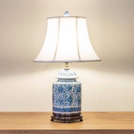 Ceramic oriental blue and white table lamp