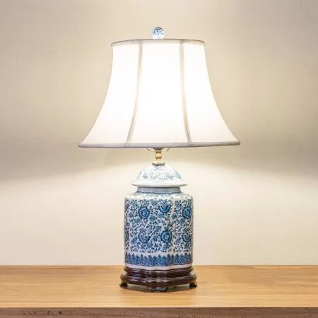 Ceramic oriental blue and white table lamp
