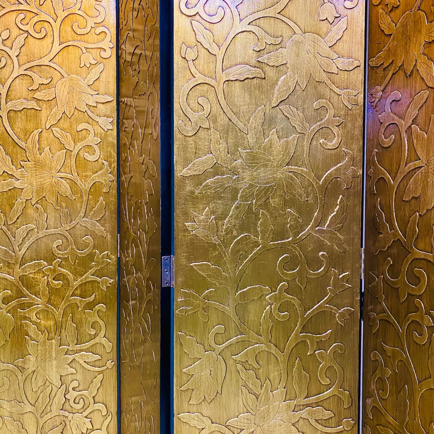 N-1078-GXYH closeup Chinese furniture room divider