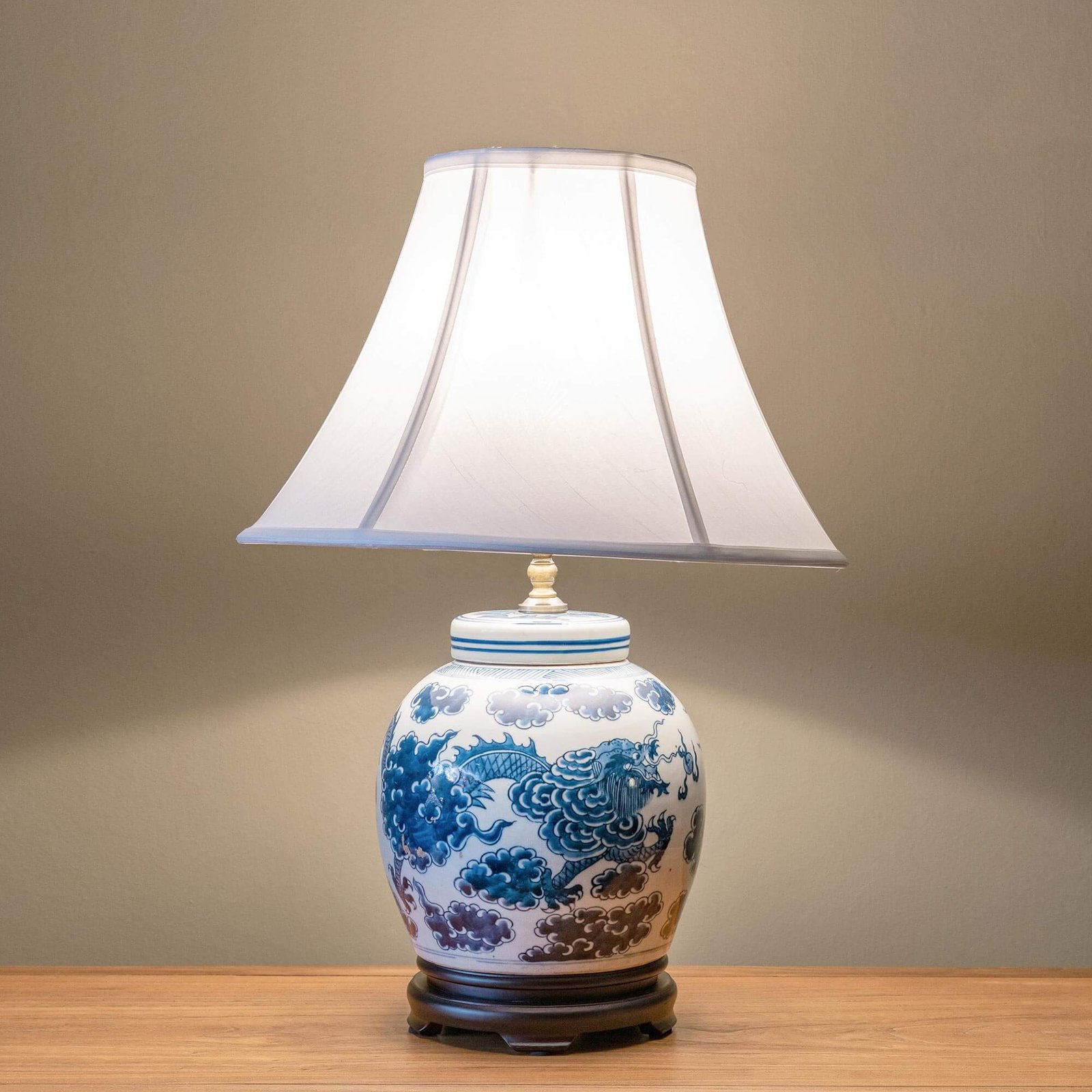 Ceramic table lamp
