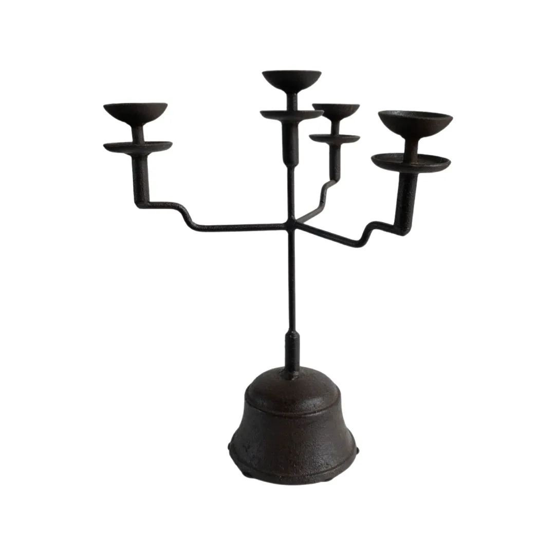 20) I0370044 medium stand with 3 arms primage image cast iron oil lamp holder