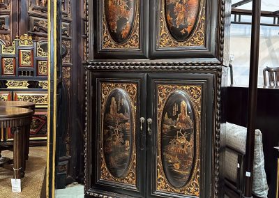 Chinese antique furniture cabinet from Chaozhou