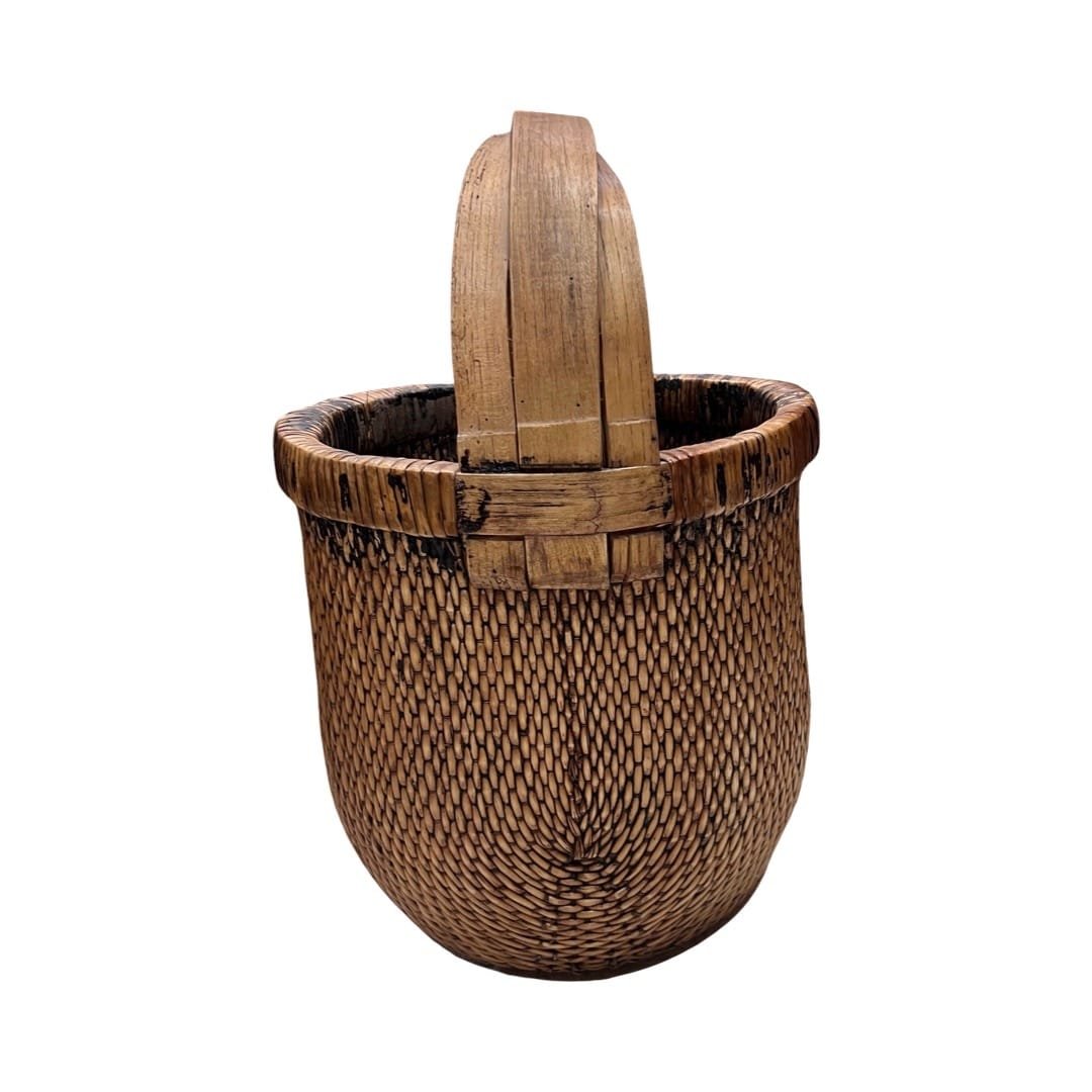Vintage chinese rattan basket with handle
