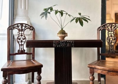 Shanghai art decor square games mahjong table and two art decor elmwood chairs