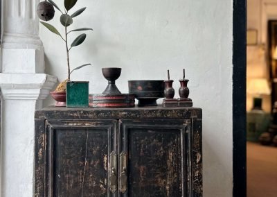 Chinese antique furniture, antique Shanxi black lacquered chest with gold & red highlights