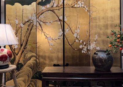 Chinese hand-painted gold leaf room divider